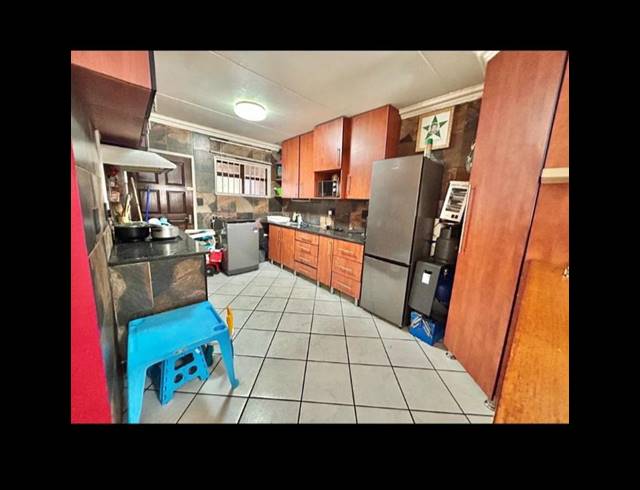 2 BEDROOM TOWNHOUSE FOR SALE IN EVELEIGH